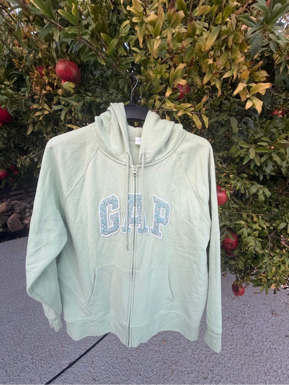 GAP women’s Mint Green Zip Hoodie - Comfortable Everyday Jacket size XXL gently